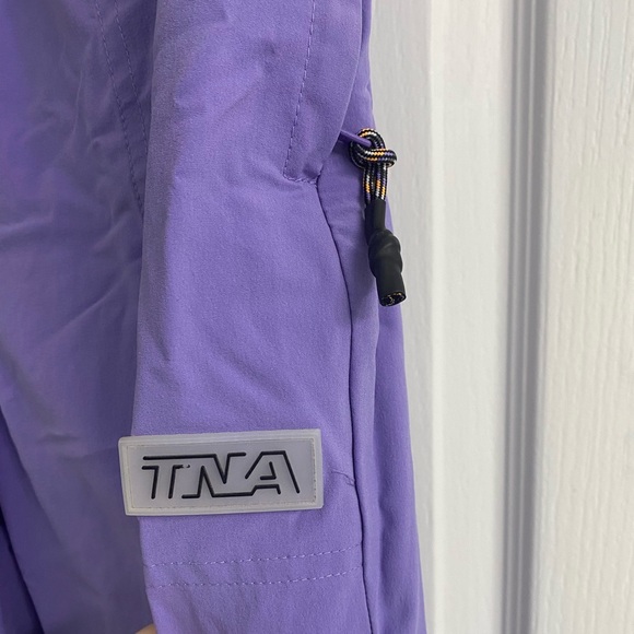 Aritzia joggers - Picture 1 of 4